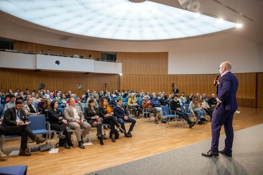 Vortrag vor dem Publikum beim KI-Lounge-Kongress Potsdam am 29. Januar 2026.
